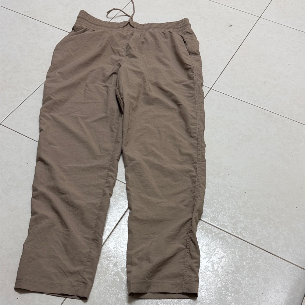 GAP Men's Drawstring Joggers in Taupe Brown